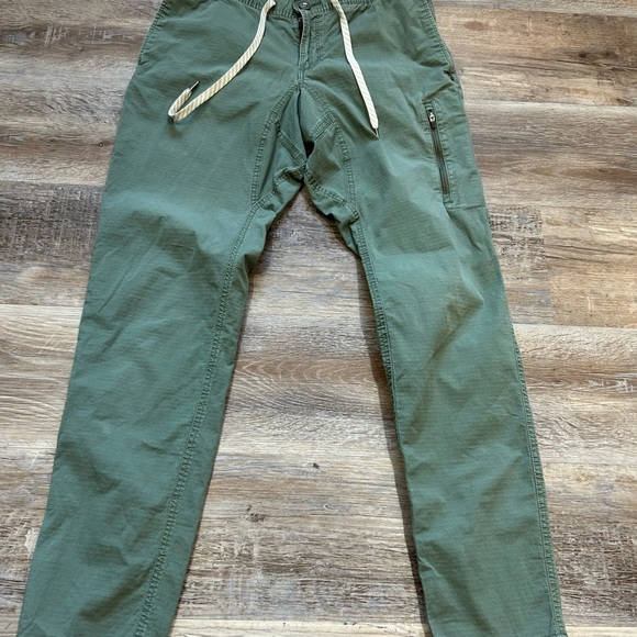 Vuori men’s joggers size medium *flawed* - Picture 1 of 4